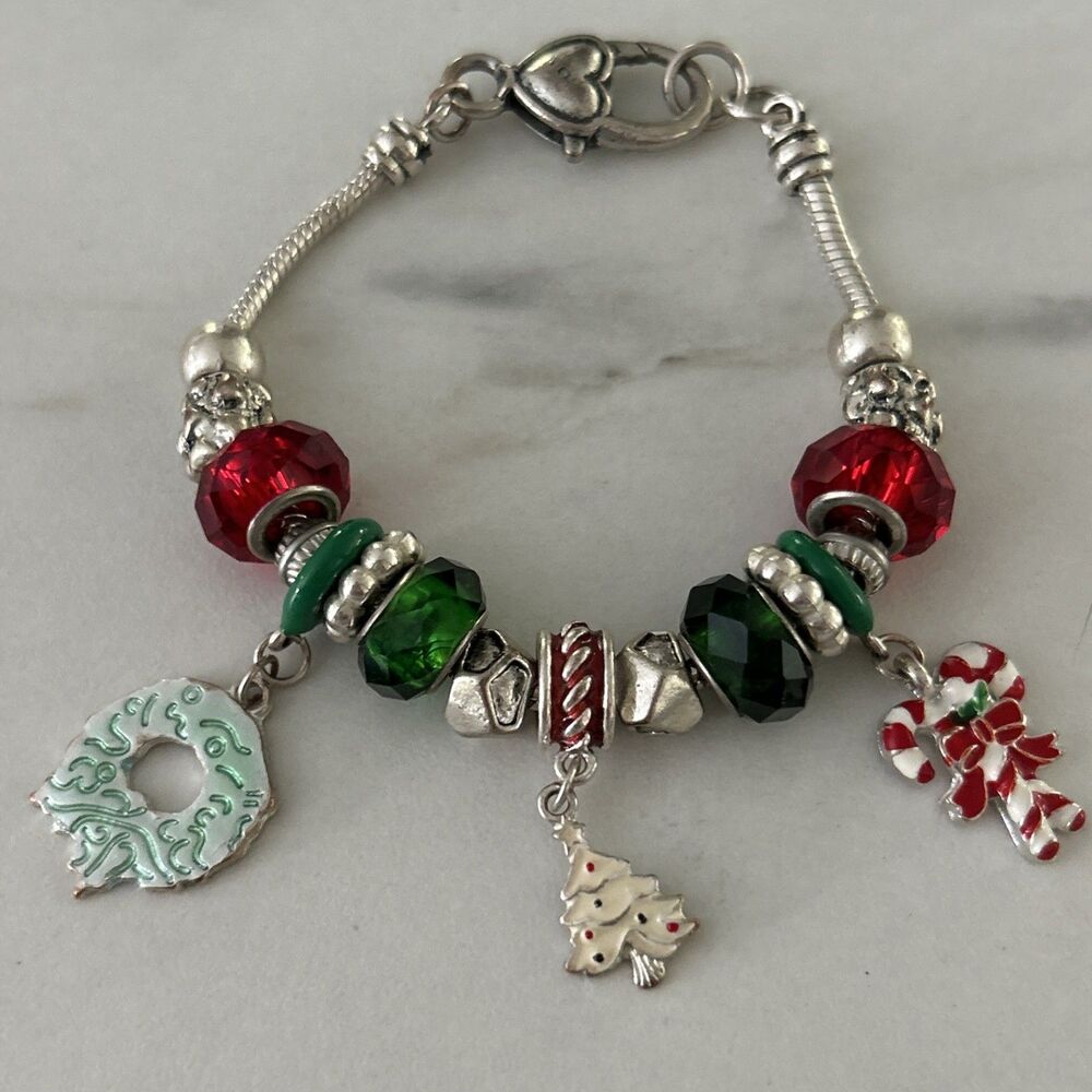 Murano Style Beaded Festive Christmas Charm Bracelet With Dangle Charms 8"